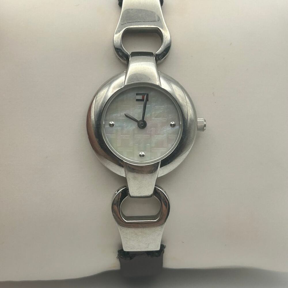 Tommy Hilfiger Silver-tone Mother Pearl Dial Ladies Quartz Watch in a box